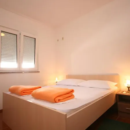 Guest house Apartments And Rooms By The Sea Pag - 6311 Pag Town