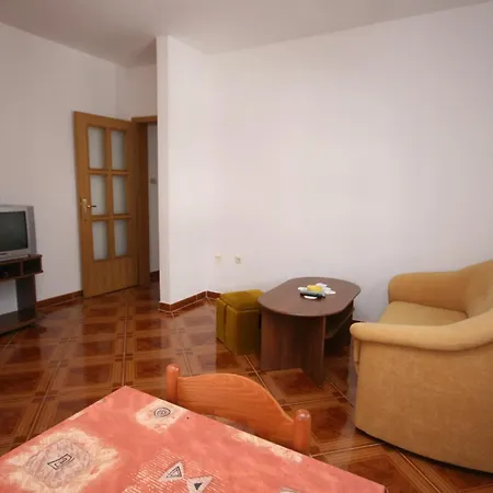 Apartments And Rooms By The Sea Pag - 6311 Guest house