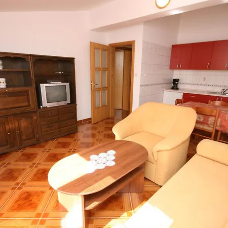 Apartments And Rooms By The Sea Pag - 6311 Guest house 3*