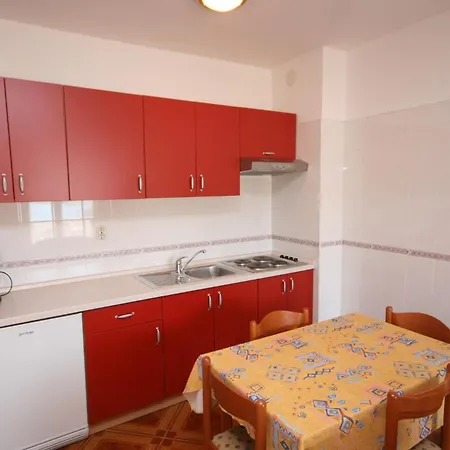 Apartments And Rooms By The Sea Pag - 6311 Guest house