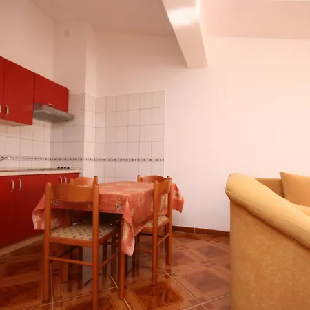 Guest house Apartments And Rooms By The Sea Pag - 6311