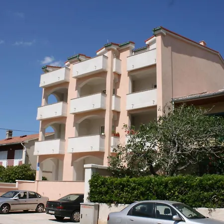 Apartments And Rooms By The Sea Pag - 6311 Pag Town