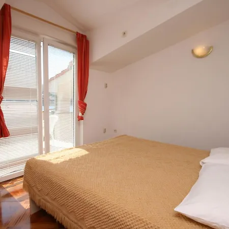 Apartments And Rooms By The Sea Pag - 6311