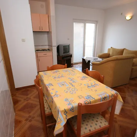 Apartments And Rooms By The Sea Pag - 6311 Pag Town