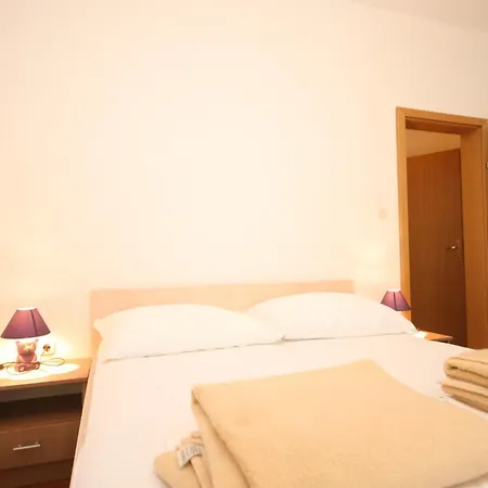 Guest house Apartments And Rooms By The Sea Pag - 6311