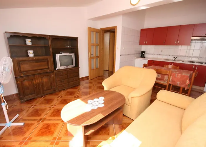 Apartments And Rooms By The Sea Pag - 6311 Πανσιόν 3*
