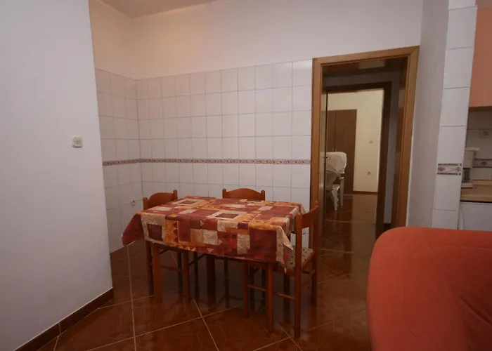 Πανσιόν Apartments And Rooms By The Sea Pag - 6311