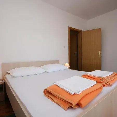 And By The Sea Pag - 6311 Pensjonat